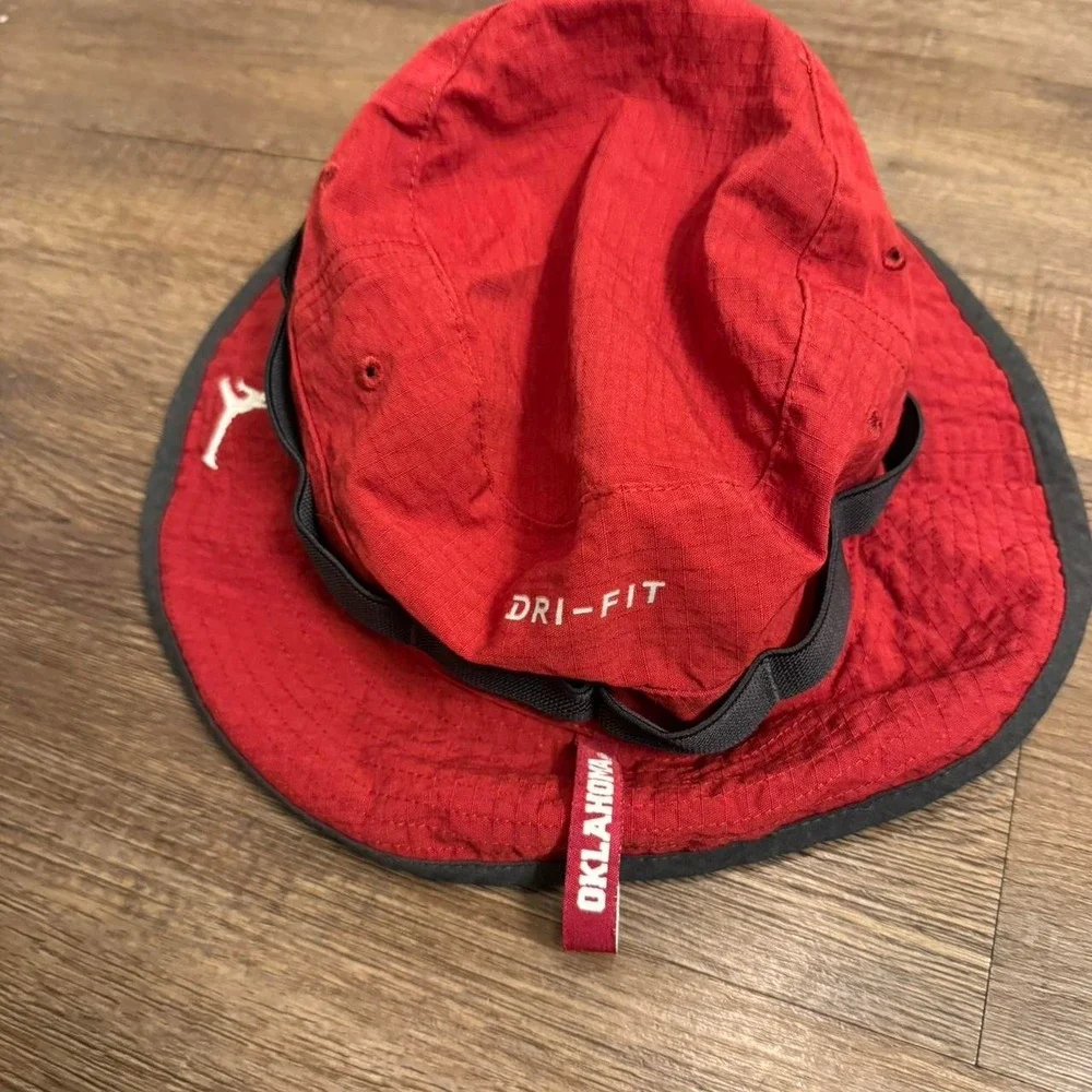 Jordan Oklahoma Sooners Dri-FIT Jumpman Bucket Hat Red Mens SM Boonie Hat